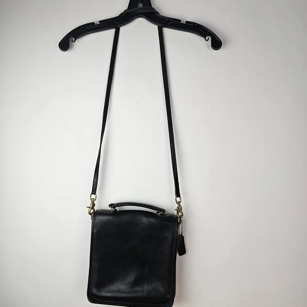 Coach Vintage Station Bag Purse Black Leather Cross body Nice‎ & Clean 1980-90's
